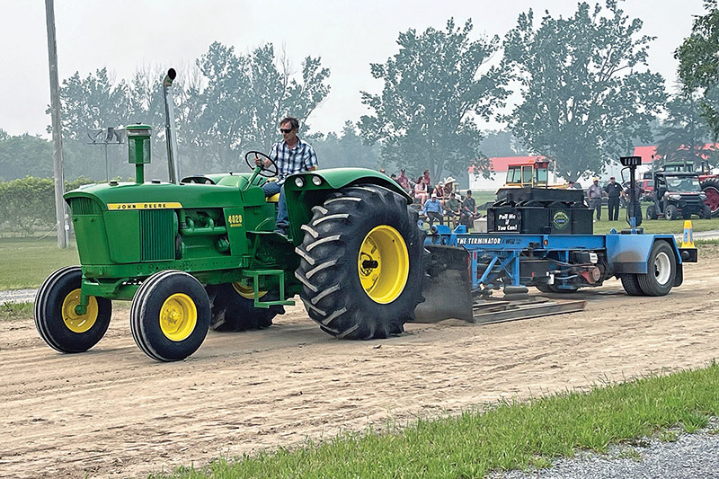 Antique Tractors and pulling – the new passion in town
